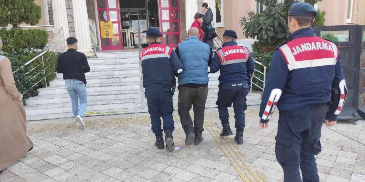 Didim’de göçmen kaçakçıları yakalandı