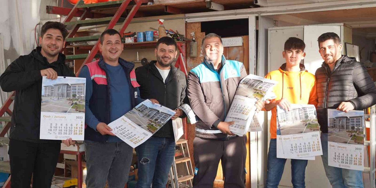 Ortaca Belediyesinin yeni yıl takvimleri dağıtılıyor