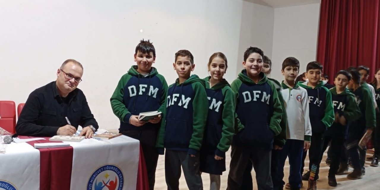 Yazar Uyan, Aydın’da öğrencilerle buluştu