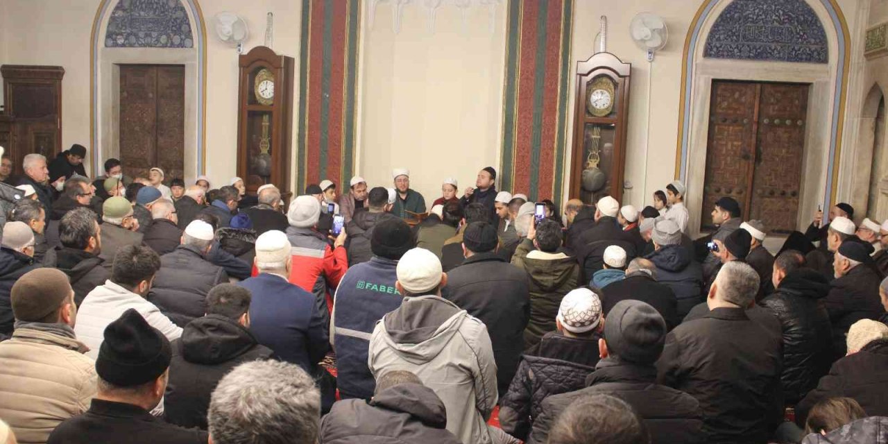 Manisalılar yeni yılın ilk sabah namazında buluştu