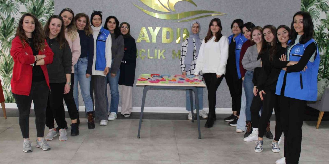 Mardin yolunda ördüğü çanta projeye dönüştü