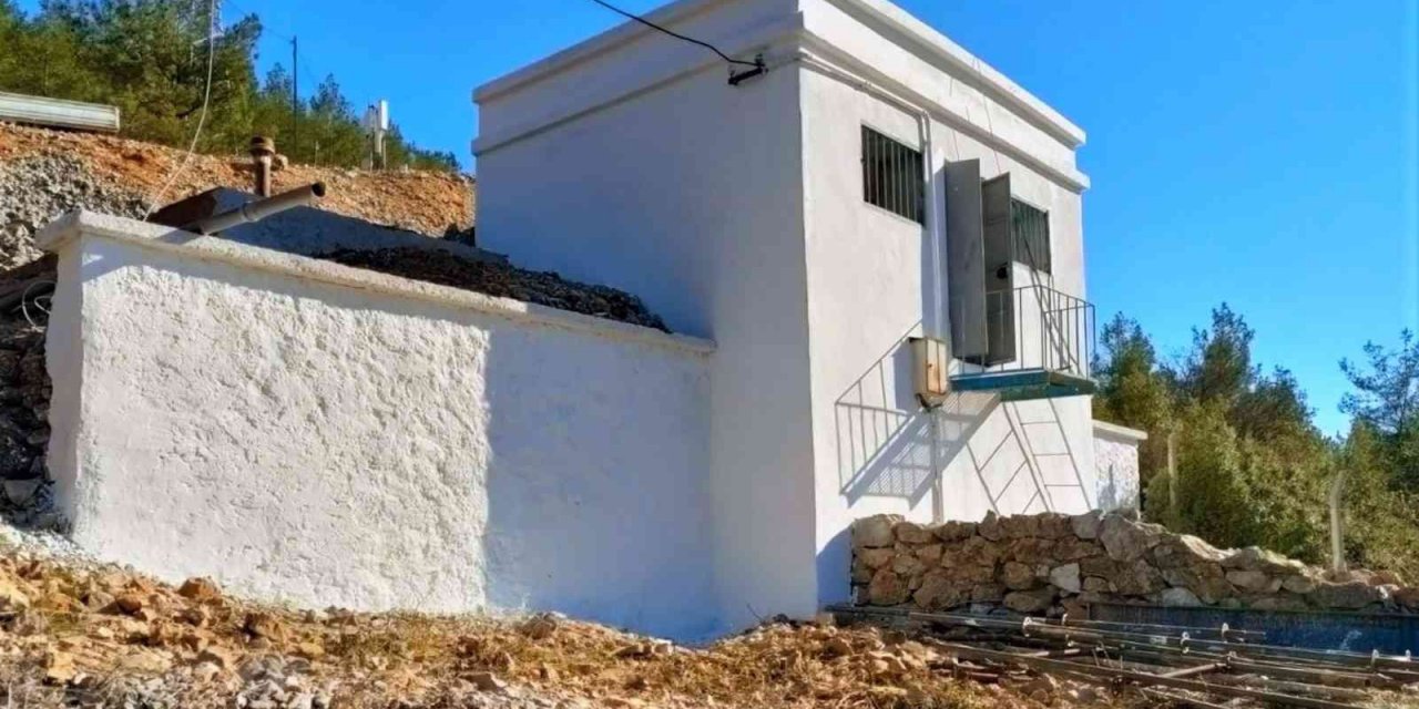 Ula’da içme suyu depolarını yeniliyor