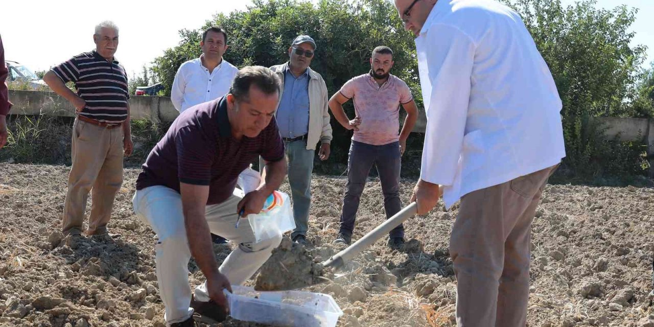 Denizli’de ‘Toprağını Tanı’ projesinde 1250 toprak analizi yapıldı