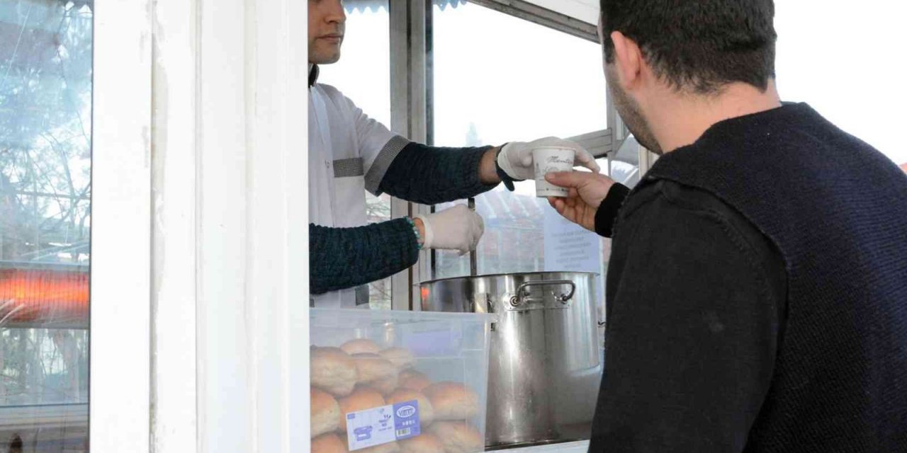 Menteşe Belediyesinden öğrencilere sıcak çorba