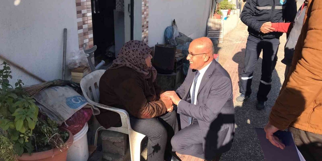 Manisa Büyükşehir evi yanan aileyi yalnız bırakmadı