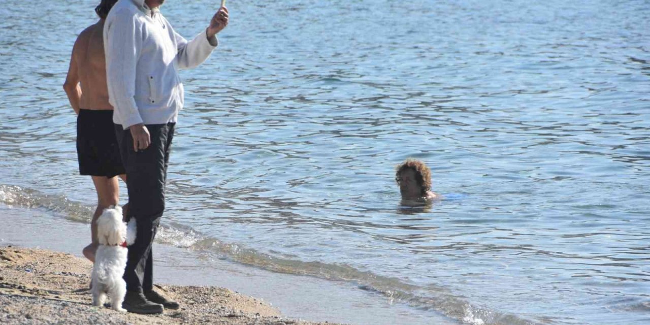 Bodrum denize girip güneşlendiler