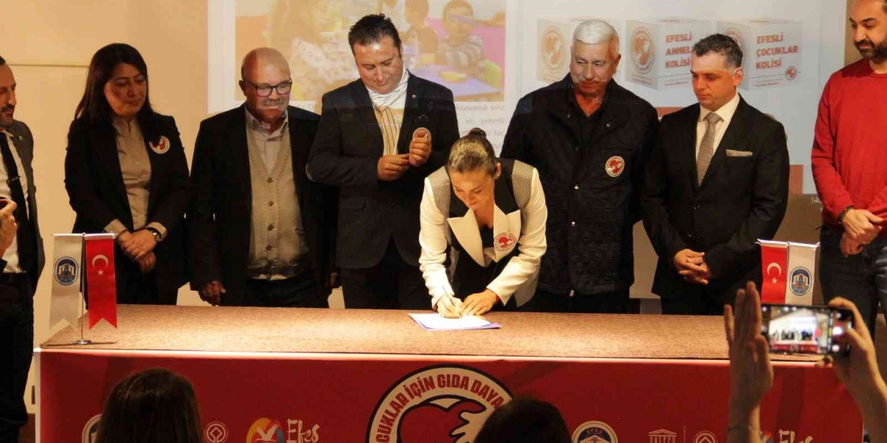 Selçuk’ta çocuklar için gıda dayanışması yola çıktı