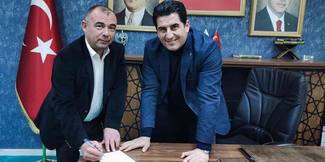 İYİ Parti’den istifa edip AK Parti’ye geçti