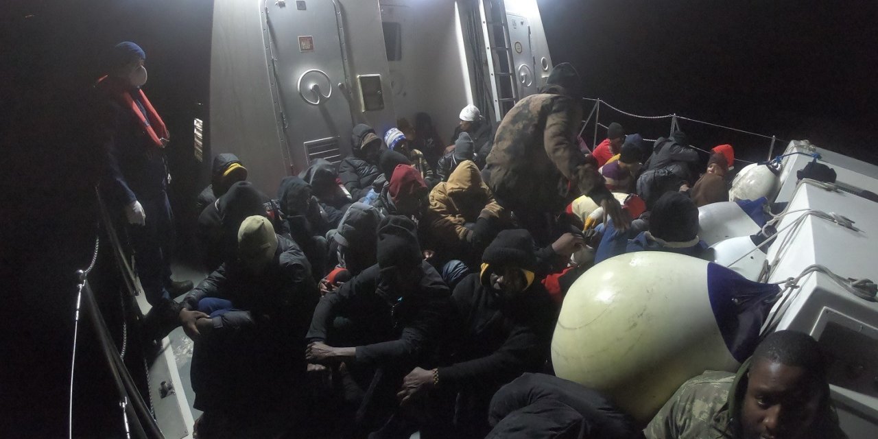 Kuşadası’nda 45 düzensiz göçmen kurtarıldı