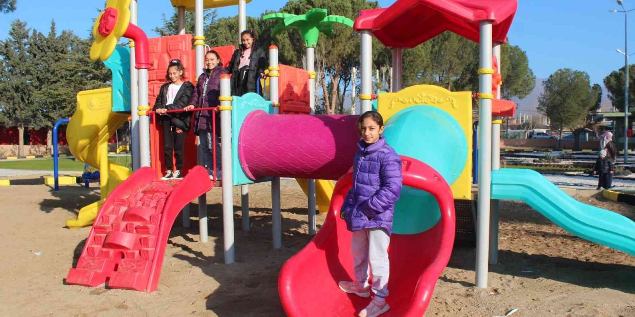 Alaşehir’de çocuk ve gençleri sevindiren açılış