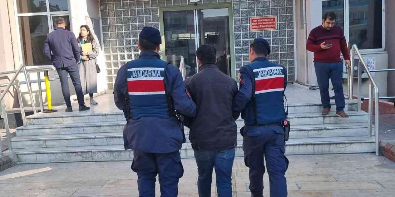 Aydın’da aranan şahıslar jandarmadan kaçamadı