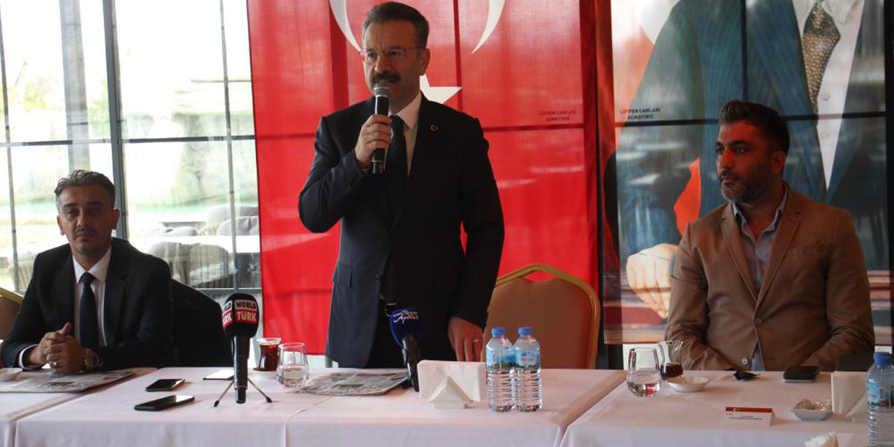 Vali Aksoy, gazeteciler ile buluştu