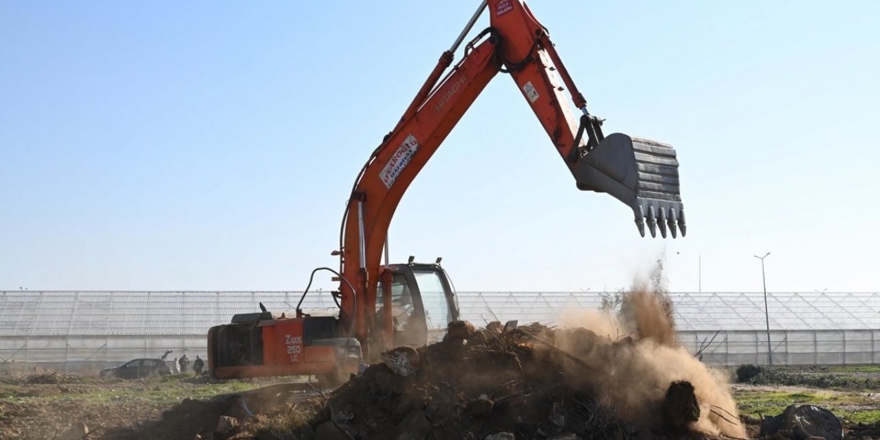 Alaşehir’in 25 milyonluk güneş enerjisi santralinde ilk kazma vuruldu