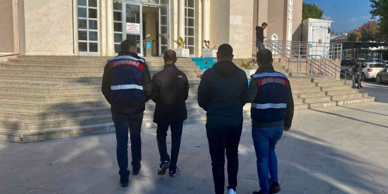 Fethiye’de kesinleşmiş hapis cezası bulunan 2 firari yakalandı