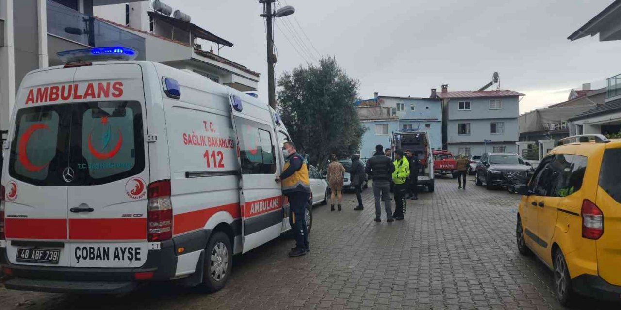 Masa üstü şöminesi patladı 4 kişi yaralandı