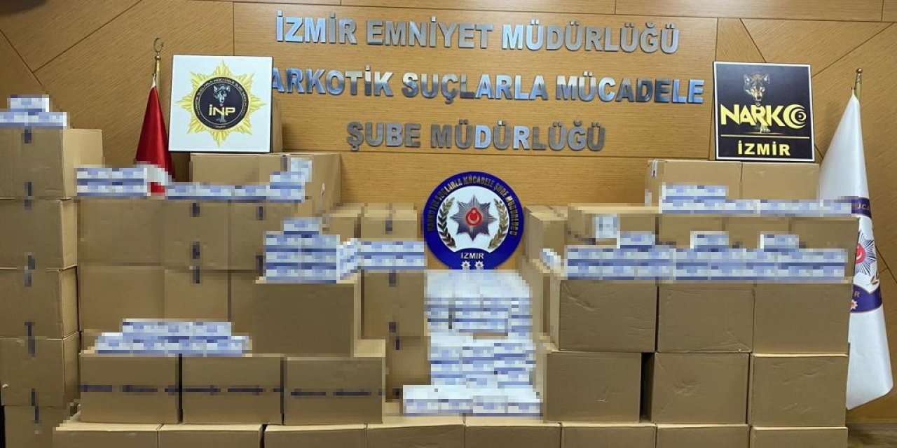 İzmir polisinden zehir depolarına baskın: Yüzbinlerce sentetik hap ele geçirildi