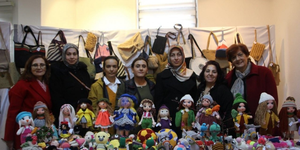 Efeler Halk Eğitim Merkezi 2022 yılında 50 bin kişiye kurs verdi