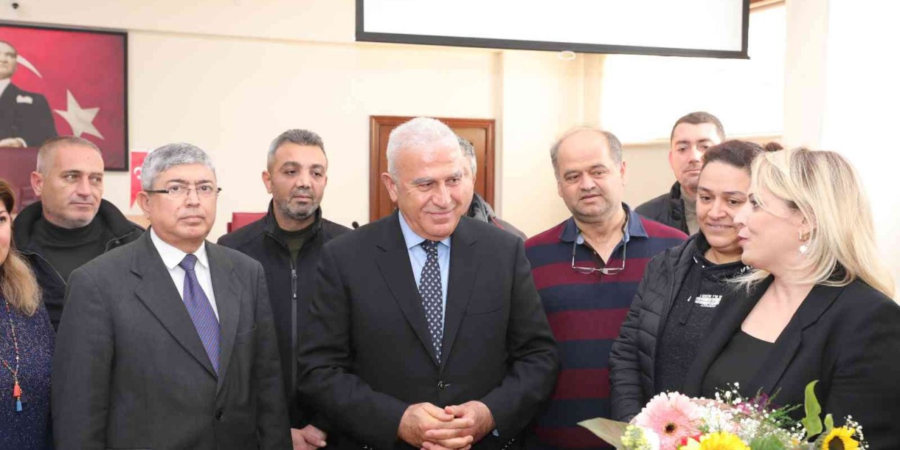 Başkan Atay’dan belediye işçilerine ek zam