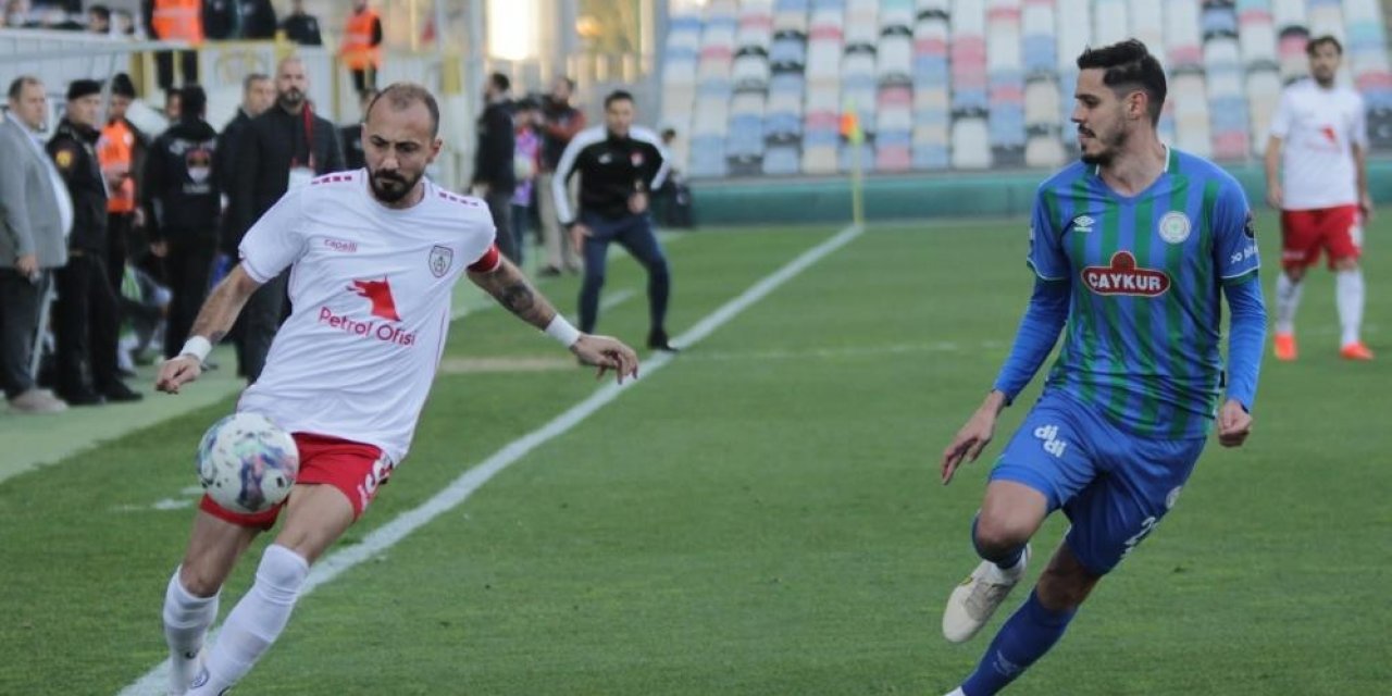 Ahmet İlhan Özek, 43 şutla zirveye oynuyor