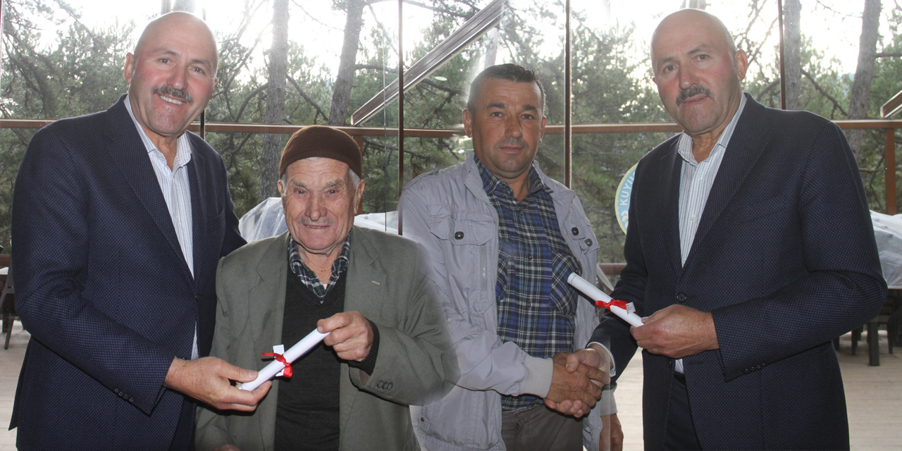 Başkan Ertürk tapuları dağıttı