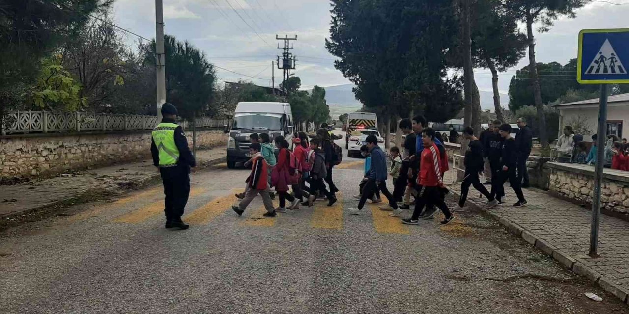 Aydın’da yaya önceliği faaliyeti gerçekleştirildi