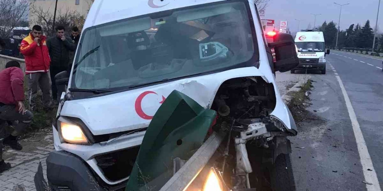 Demir bariyer aracın önünden girdi, arkasından çıktı