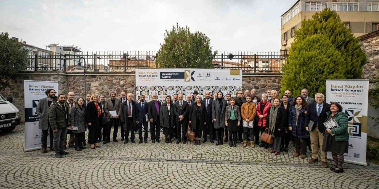 Başkan Soyer: "İkinci Yüzyılın İktisat Kongresini düzenlemek boynumuzun borcu"