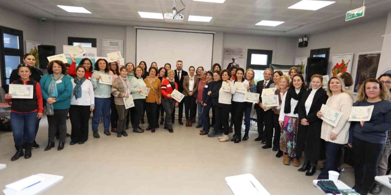 Efes Tarlası Yaşam Köyü’nde kadın girişimcilere eğitim