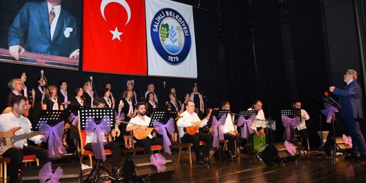 Salihlili müzikseverler, sanat ve halk müziğine doyacak