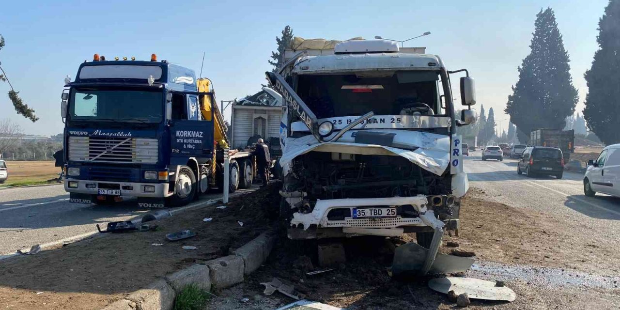 Torbalı'da feci kaza: 2 ağır yaralı