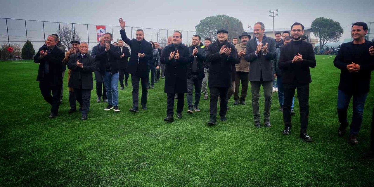 Halilbeyli yeni futbol sahasına kavuştu