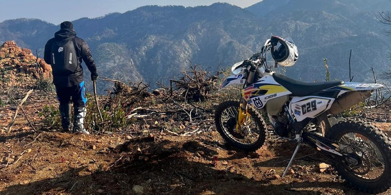 Marmaris’in zirvelerine motosikletleri ile çıkıp fidan diktiler