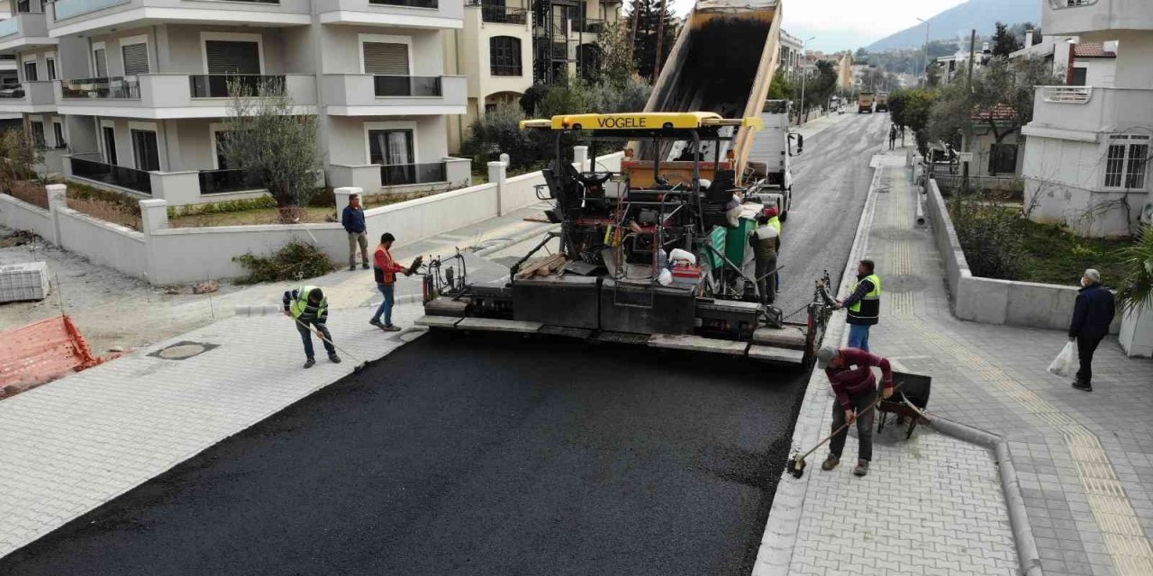 Marmaris Belediyesi Fen İşleri Müdürlüğü ekipleri durmak bilmedi