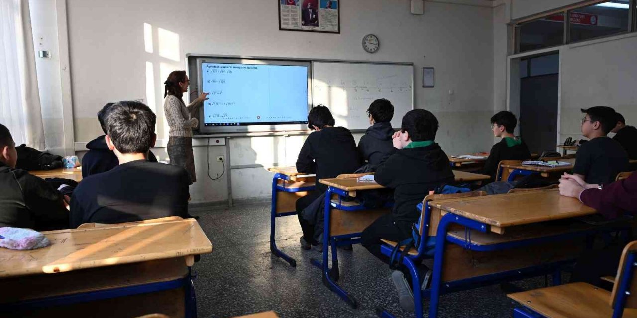 Eğitime devam edemeyen öğrenciler tekrar okullarına kavuşuyor