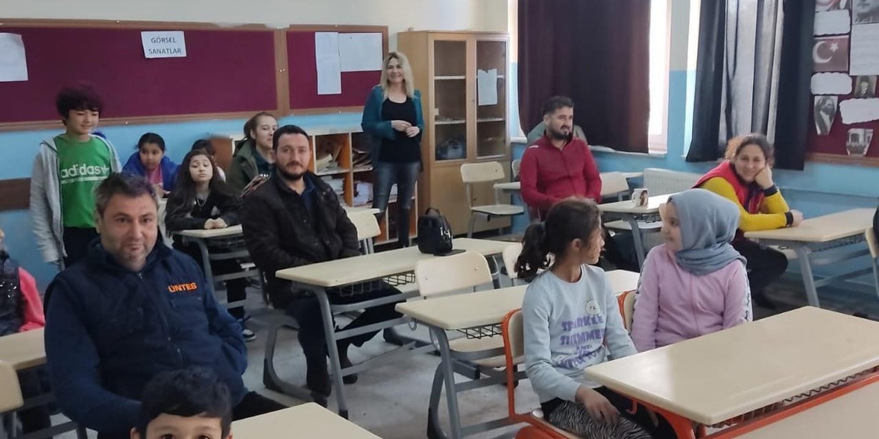 Köyceğiz’de velilere aile okulu eğitimi veriliyor