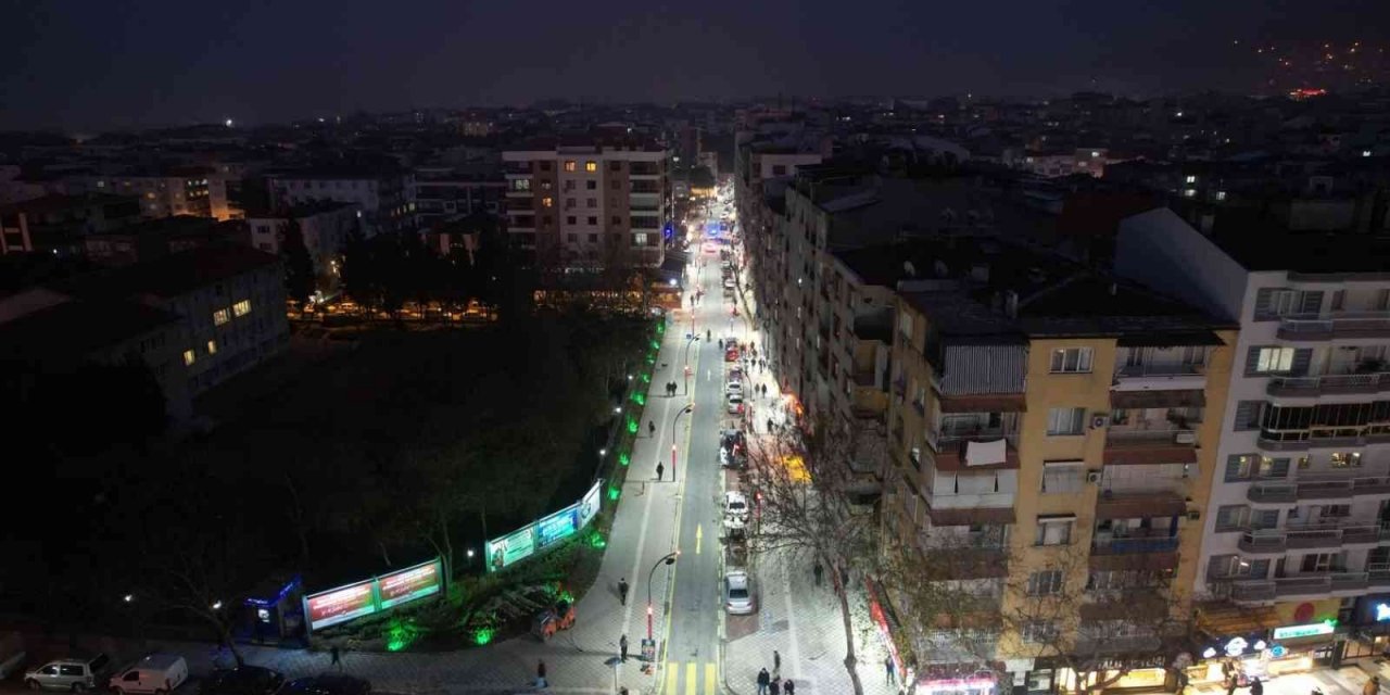 Manisa’nın prestij caddeleri esnafın konforunu arttırdı