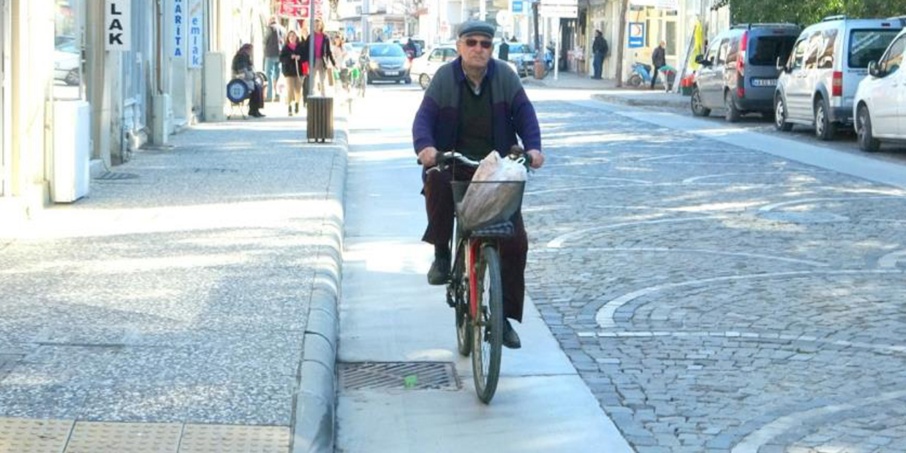 Bu ilçede 7’den 70’e herkes bisiklet kullanıyor