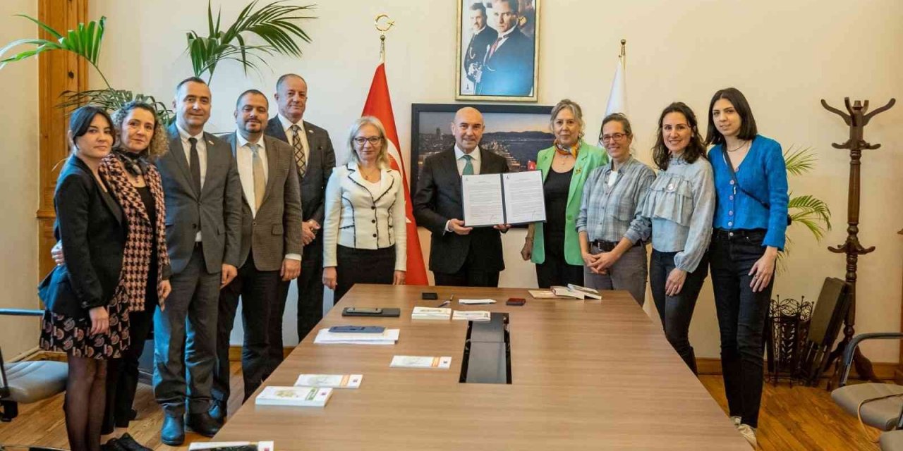 Başkan Soyer, zehirsiz kent İzmir için imza attı