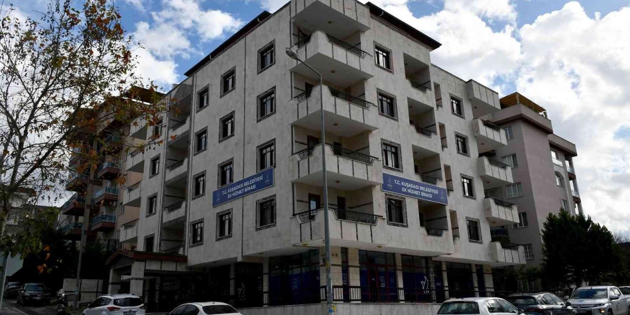 Kuşadası Belediyesi ek hizmet binasına taşındı