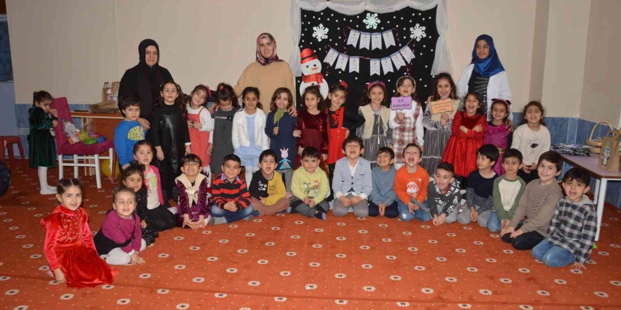 Fatih Camii 4-6 Yaş Kur’an Kursu öğrencileri karne heyecanı yaşadı