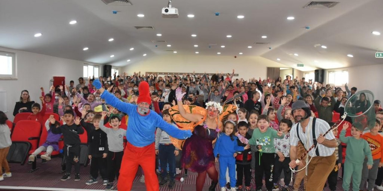 Buharkentli öğrencilere ’müzikal’ karne hediyesi