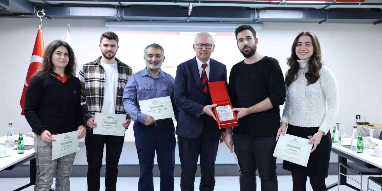 ‘Çevreci kampüs’ fikirleriyle ödül aldılar