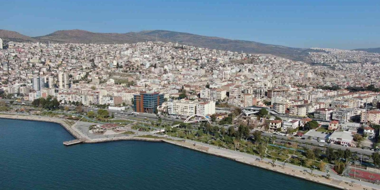 ‘Bayraklı Çözüm Merkezi’ yüzleri güldürüyor