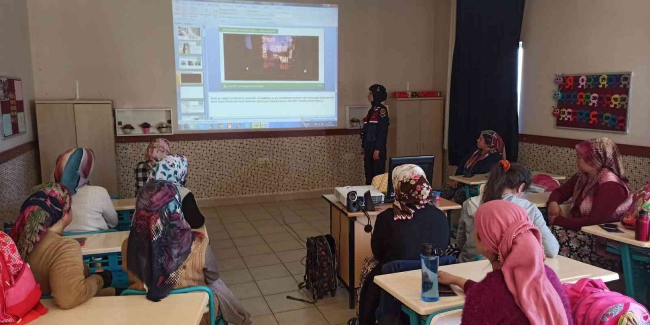 Öğrenci velilerine jandarmadan “En iyi Narkotik Anne” eğitimi