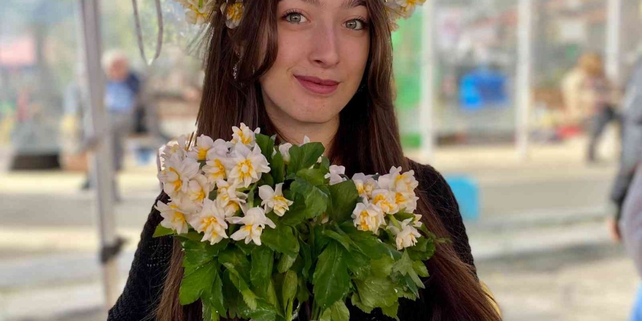 Kokuyu duyan Karaburun’a akın etti