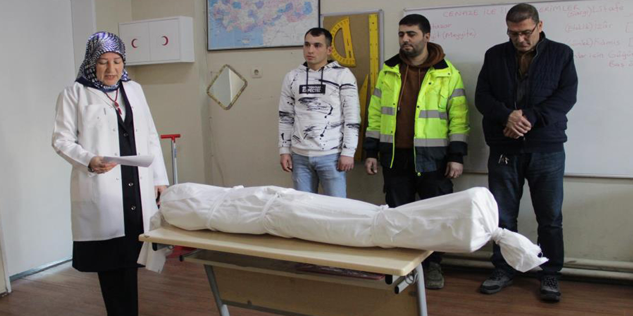 Kimi korkusunu yenmek için, kimi meslek sahibi olmak için geliyor