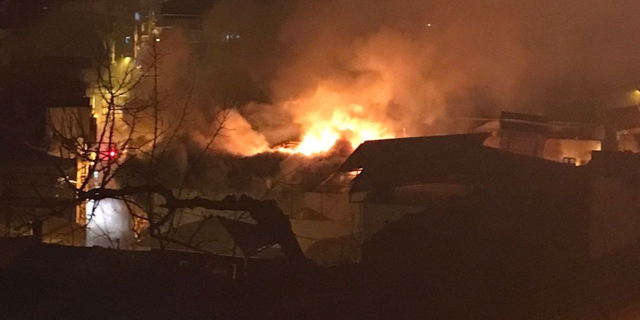Alaşehir’deki ev yangını korkuttu