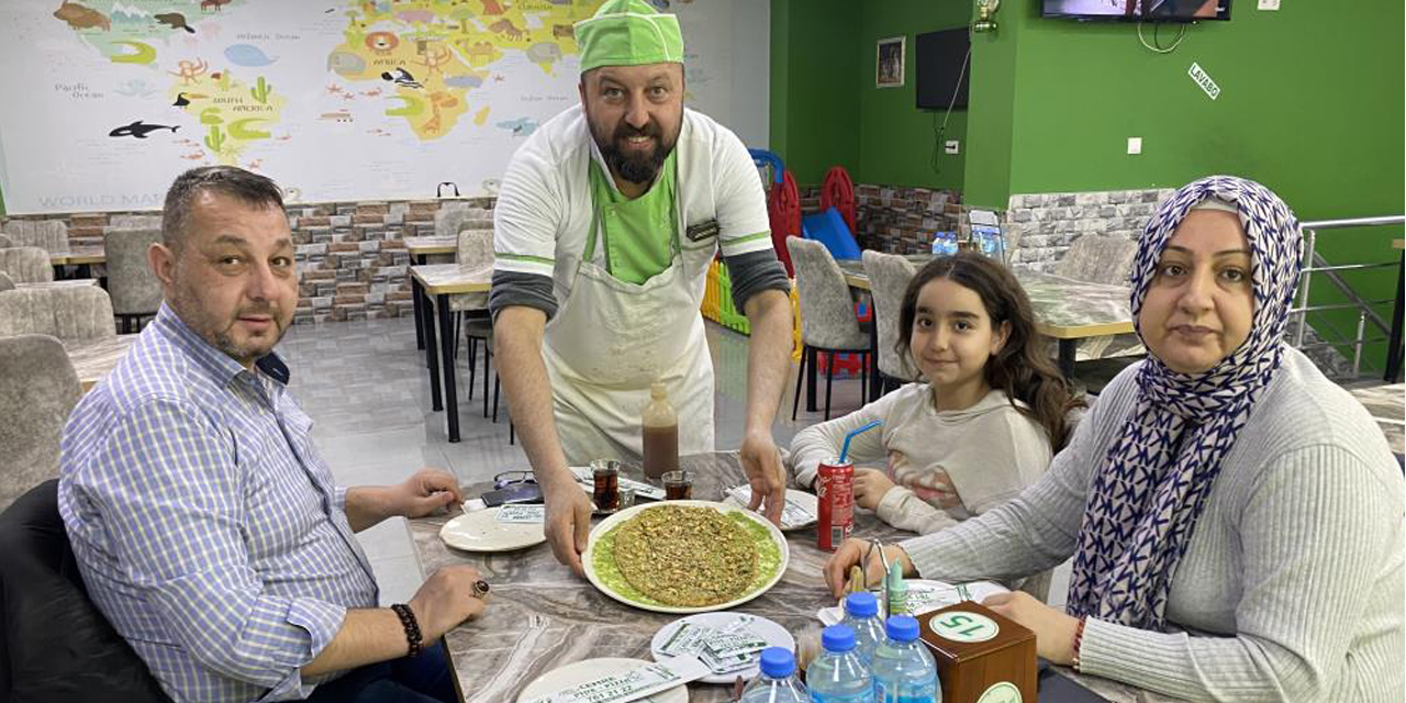 Coğrafi işaretli ürün ‘künar’la hazırlanan ‘tahinli pide’ damak çatlatıyor