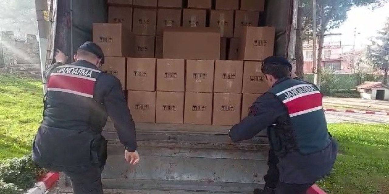 İzmir’de 2 milyon doldurulmuş makaron ele geçirildi