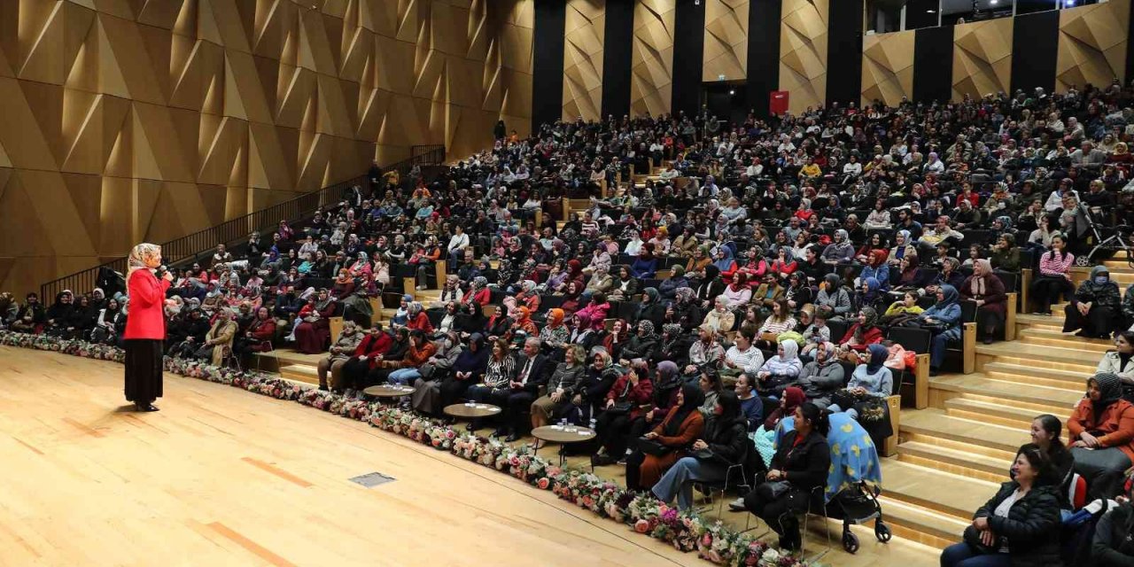 Bağırmayan Anneler’in yazarı kadınlarla buluştu